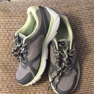Vionic sneakers, grey/green size 8